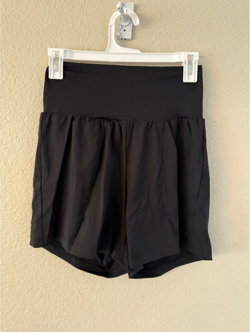 Halara Medium Long Black Double lined with pockets Shorts